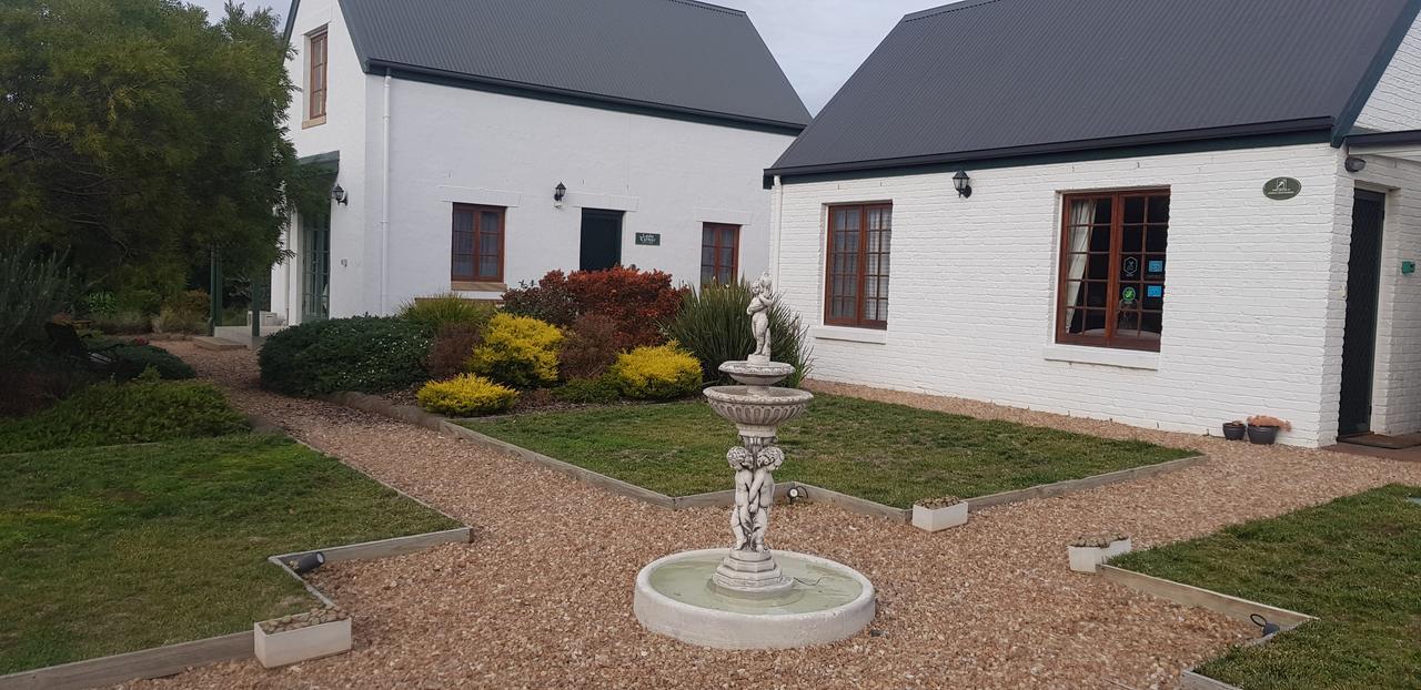 Готель Richmond Barracks Екстер'єр фото